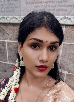 Lipse - Transsexual escort in Bangalore Photo 2 of 4