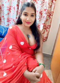Lipsika Pussy Queen Bangalore - Transsexual escort in Bangalore Photo 28 of 30