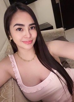 Lipu - escort in Abu Dhabi Photo 2 of 4