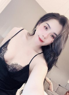 Lipu - escort in Doha Photo 1 of 5