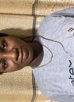 Lira - puta in Lagos, Nigeria Photo 1 of 2