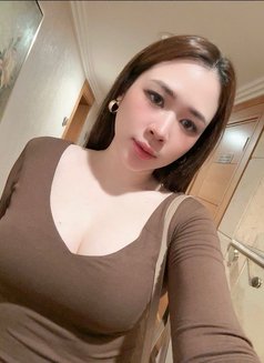 Lis Sa - puta in Dubai Photo 8 of 12