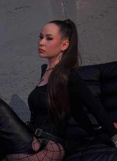 Lisa - escort in Bangkok Photo 8 of 8