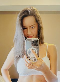 Lisa Benz sexy skinny thailand - Acompañantes transexual in Taipei Photo 12 of 15