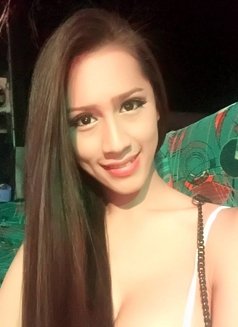 Lisa Benz sexy skinny - Transsexual escort in Bangkok Photo 1 of 17