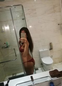 Lisa Benz sexy skinny - Transsexual escort in Bangkok Photo 14 of 17