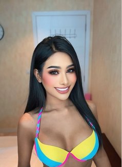 Lisa Both and good top 7 inch - Transsexual escort in Abu Dhabi Photo 8 of 8