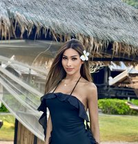 Lisa Both and good top 6 inch - Transsexual escort in Abu Dhabi