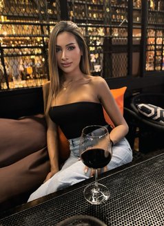 Lisa both and good top 8 inch - Transsexual escort in Abu Dhabi Photo 5 of 5