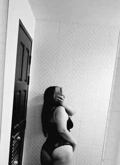 Lisa chubby thai girl - masseuse in Phuket Photo 11 of 12