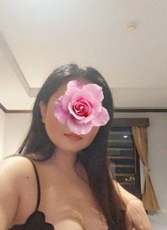 Lisa chubby thai girl - masseuse in Phuket Photo 10 of 12