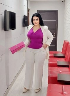 Lisa - escort in Dubai Photo 1 of 4