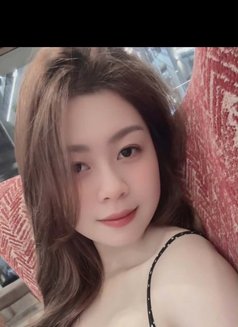Lisa Duong - puta in Dubai Photo 7 of 8