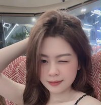 Lisa Duong - puta in Dubai Photo 8 of 8