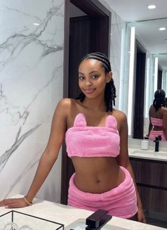 Lisa - escort in Riyadh Photo 1 of 1