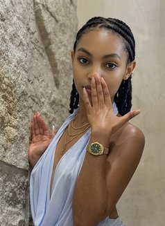 Lisa - puta in Riyadh Photo 1 of 1