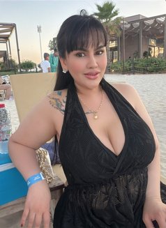Lisa - puta in Abu Dhabi Photo 4 of 10