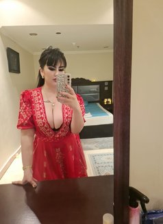Lisa - puta in Abu Dhabi Photo 5 of 10