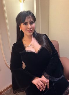 Lisa - puta in Abu Dhabi Photo 10 of 10