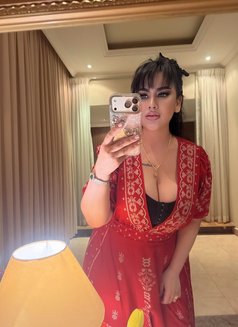Lisa - escort in Abu Dhabi Photo 9 of 10