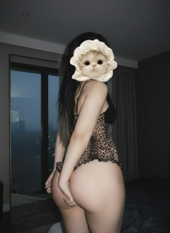 Lisa - masseuse in Al Manama Photo 6 of 7