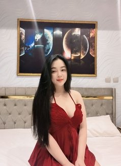 Lisa - escort in Doha Photo 1 of 4