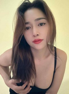 Lisa - escort in Yanbu Photo 2 of 3