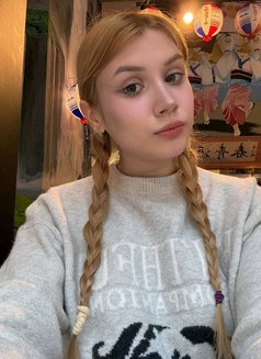 Lisa - escort in Tokyo Photo 6 of 10