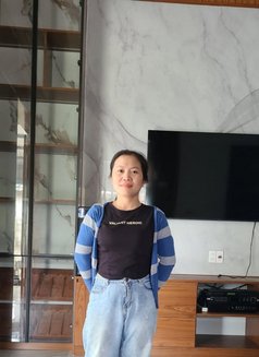 Lisa - puta in Abu Dhabi Photo 1 of 1