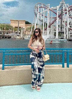 Lisa - escort in Abu Dhabi Photo 4 of 10