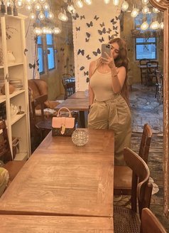 Lisa - escort in Abu Dhabi Photo 6 of 10