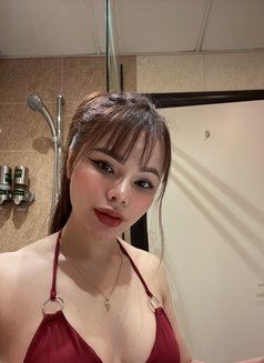 Lisa - puta in Dubai Photo 9 of 10