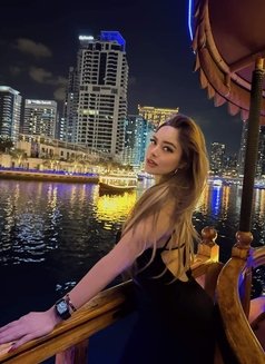 Lisa - escort in Abu Dhabi Photo 3 of 4