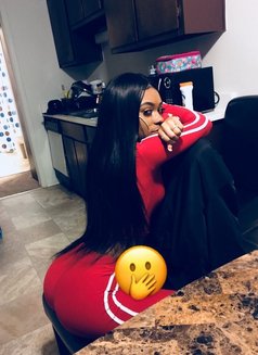 Lisa - escort in Fujairah Photo 2 of 2