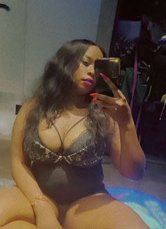 Lisa - escort in Foshan Photo 10 of 11