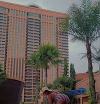 Lisa - puta in Shenzhen