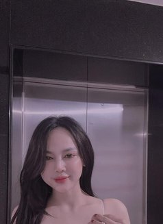 Lisa Hi - puta in Al Ain Photo 1 of 5