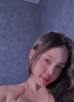Lisa Hi - puta in Al Ain Photo 2 of 5