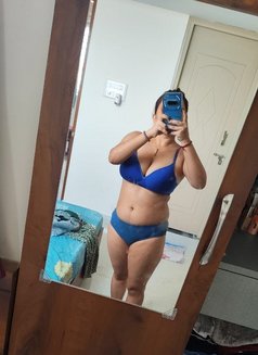 Lisa independent incall and outcall btm - puta in Bangalore Photo 9 of 9