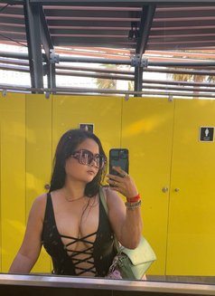 Lisa - escort in Dubai Photo 1 of 5
