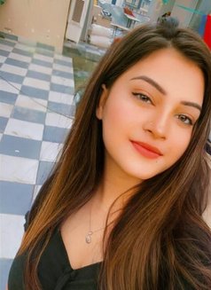 Lisa - escort in Pune Photo 2 of 9