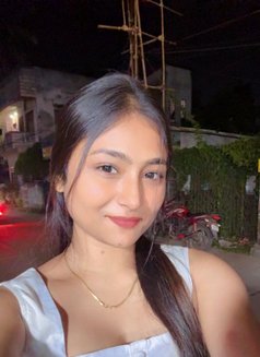 Lisa - escort in Pune Photo 10 of 12