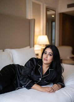 Lisa - escort in Pune Photo 11 of 12