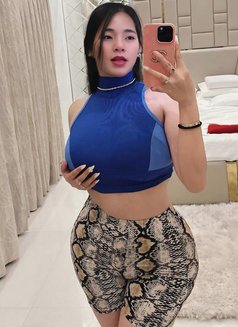 Lisa - escort in Abu Dhabi Photo 8 of 8