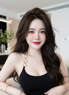 Lisa - escort in Bangkok Photo 1 of 4