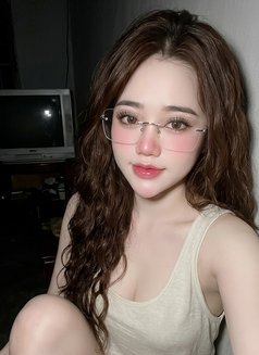 Lisa - escort in Bangkok Photo 2 of 4