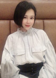 Lisa - puta in Tokyo Photo 11 of 14