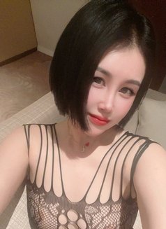 Lisa - puta in Tokyo Photo 7 of 8