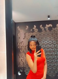 Lisa - escort in Dubai Photo 4 of 5