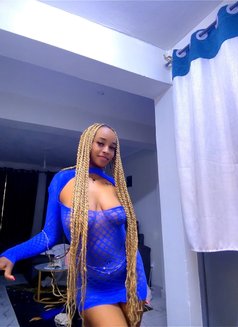 Lisa - escort in Dubai Photo 3 of 3